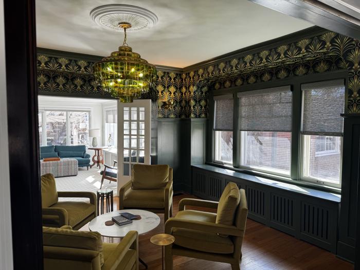 Dark green frieze in a living room